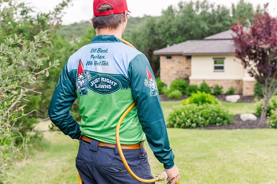 back-of-shirt-holding-hose