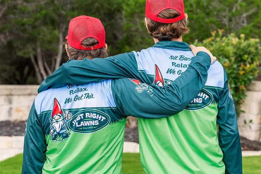 hugging-with-uniforms