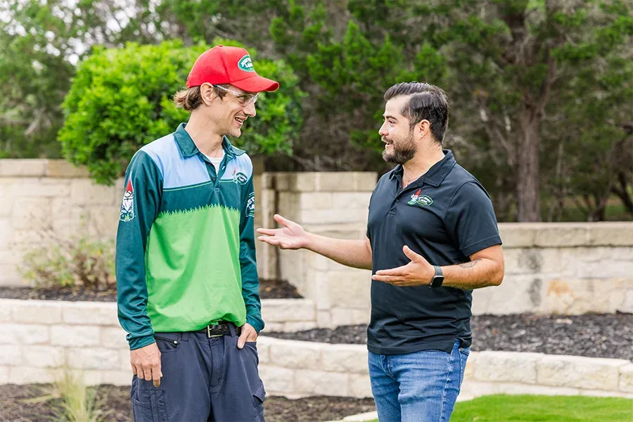 customer-interaction-about-lawn-care